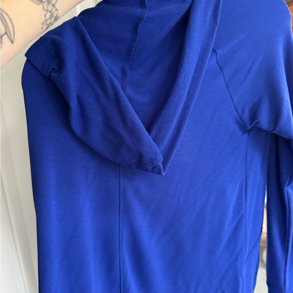 Cable & Gauge Royal Blue Top - Picture 4 of 5